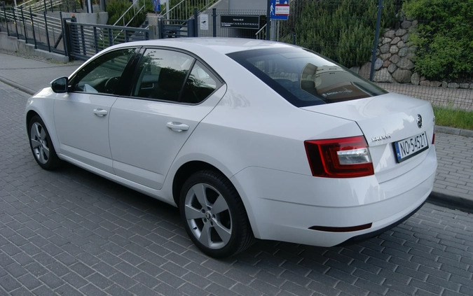 Skoda Octavia cena 41999 przebieg: 249000, rok produkcji 2019 z Gdynia małe 154